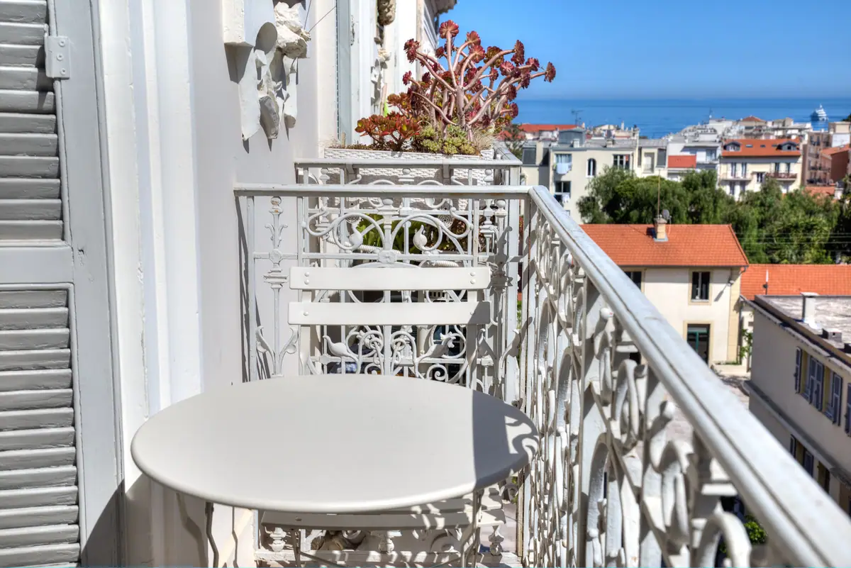 Balcon filant avec vue sur Beaulieu-sur-Mer